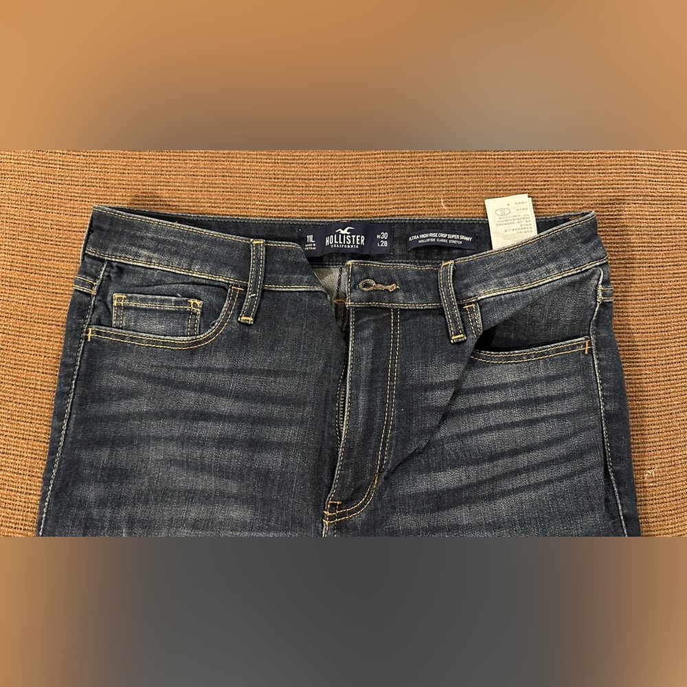 Hollister Women's Ultra High Rise Crop Super Skinny Jeans